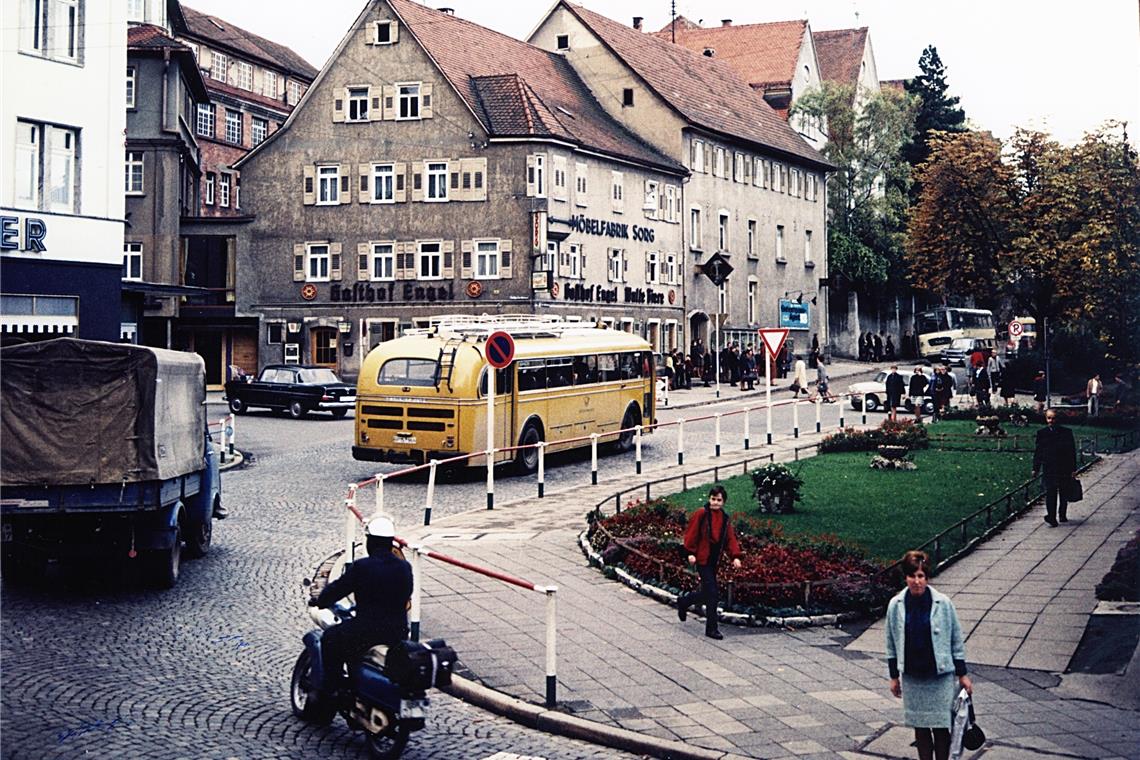 Faszination Kino mit Münchhausen und Co. Das Central-Theater befand sich im Jahr 1966 im Saalbau des damaligen Gasthofs Engel am Backnanger Schillerplatz. Repro: P. Wolf