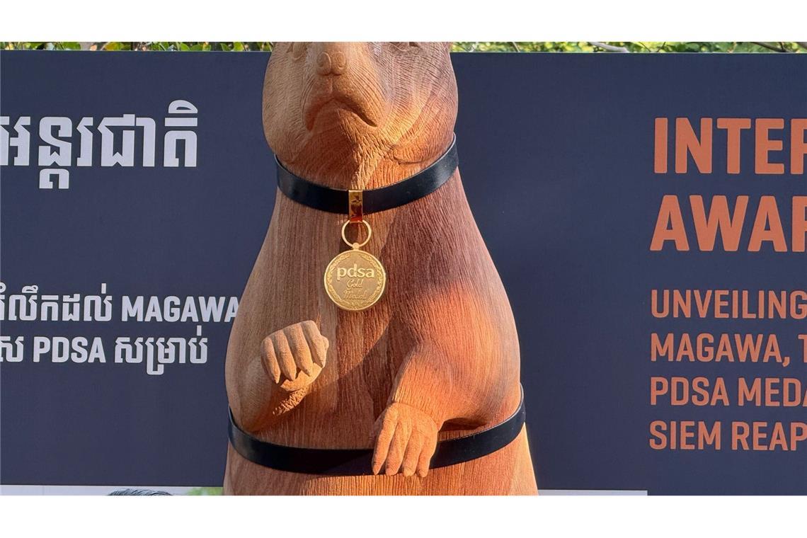 Das Denkmal wurde von lokalen Künstlern gefertigt.