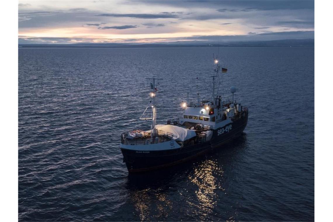 Krise auf Rettungsschiff: Migranten an Land gebracht Das deutsche Rettungsschiff „Alan Kurdi“. Foto: Karsten Jäger/Sea-Eye/dpa