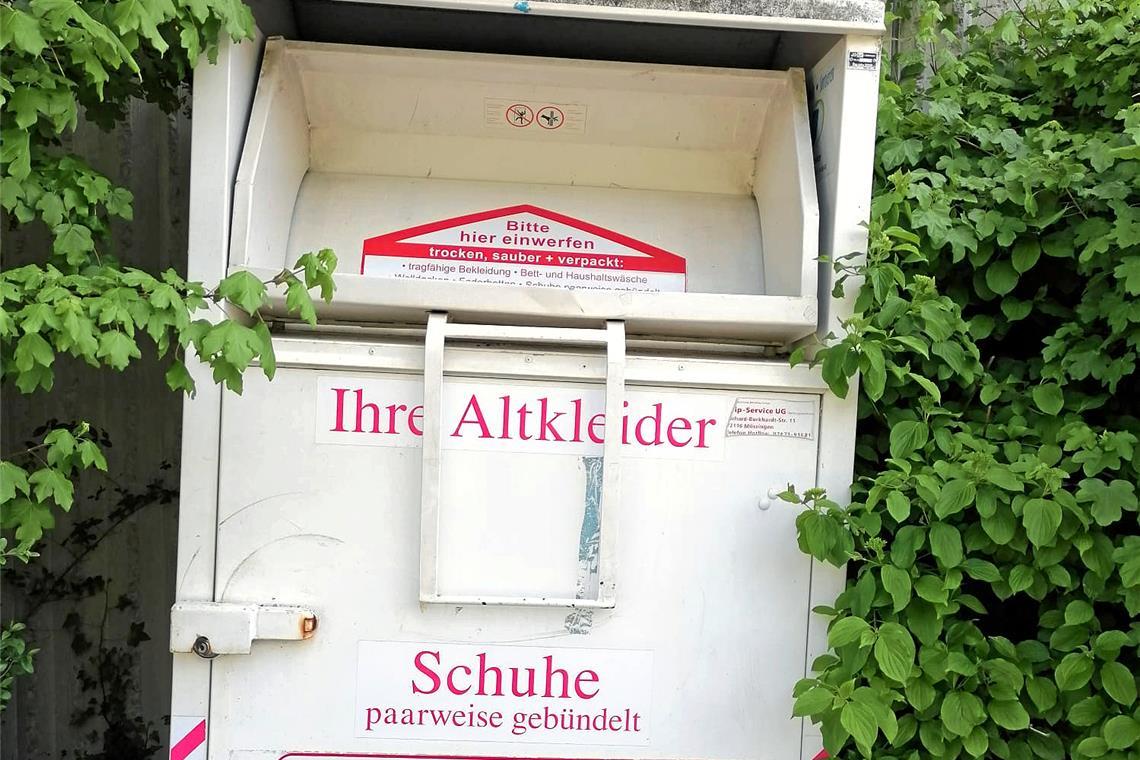 DRK beklagt vermehrt Lumpen und verdreckte Kleidung in Containern Das Deutsche Rote Kreuz hat im Kreisgebiet bereits Sammelcontainer abgebaut, weil die Vermüllungsproblematik zu gravierend wurde. Symbolfoto: Deutsches Rotes Kreuz Rems-Murr-Kreis