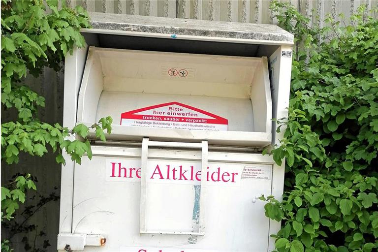 Das Deutsche Rote Kreuz hat im Kreisgebiet bereits Sammelcontainer abgebaut, weil die Vermüllungsproblematik zu gravierend wurde. Symbolfoto: Deutsches Rotes Kreuz Rems-Murr-Kreis