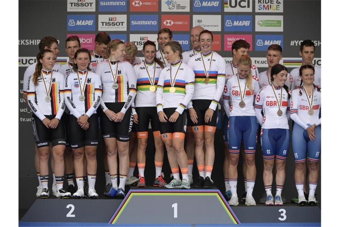 Das deutsche Team (l) musste sich nur dem Team aus den Niederlanden (M) geschlagen geben. Foto: Yorick Jansens/BELGA