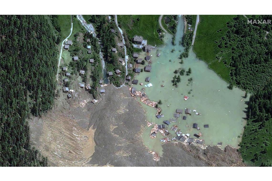 Bergsturz in Blatten: Wohl Schäden von Hunderten Millionen Das Dorf Blatten in der Schweiz nach dem Gletscherabsturz.