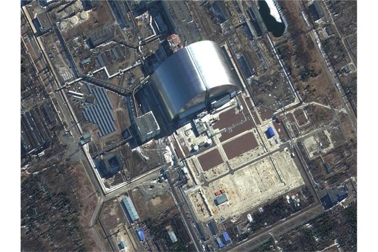 Das ehemalige AKW Tschernobyl ist erneut von der Stromversorgung abgeschnitten. Foto: Uncredited/Maxar Technologies via AP/dpa
