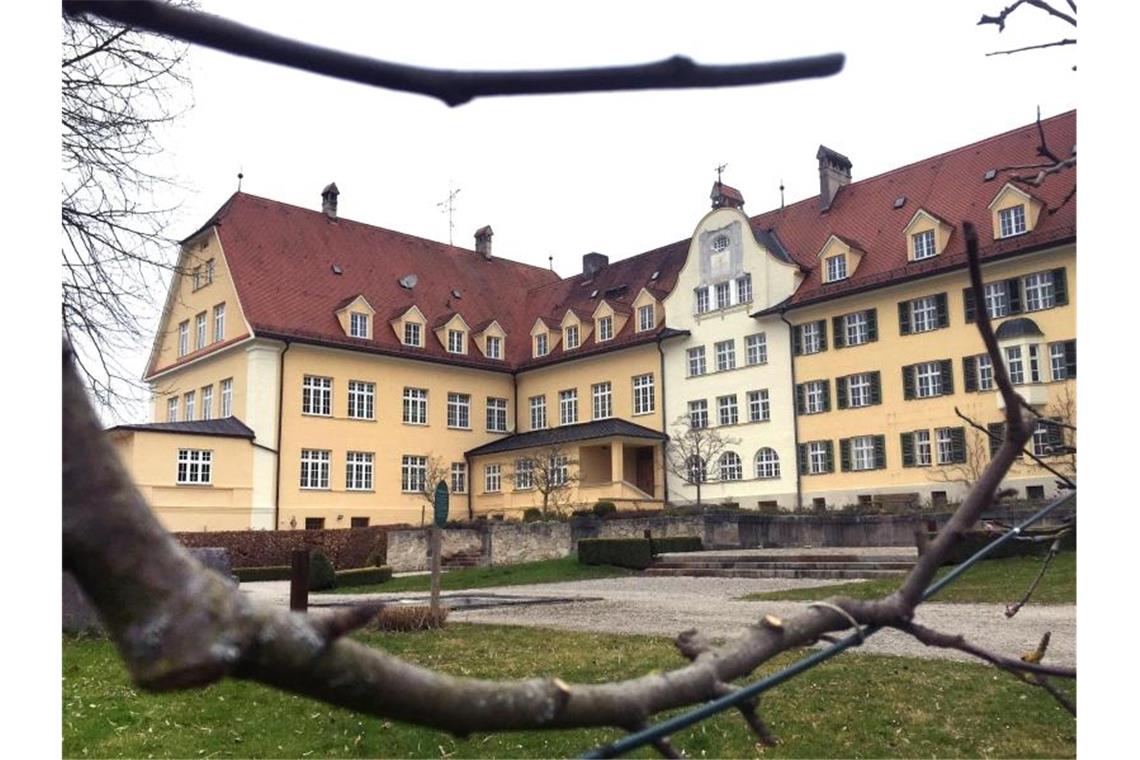 „Zweites Ettal“? Missbrauchsverdacht in katholischem Heim Das ehemalige katholische Piusheim in Baiern im Kreis Ebersberg. Foto: Steffen Heinemann/dpa