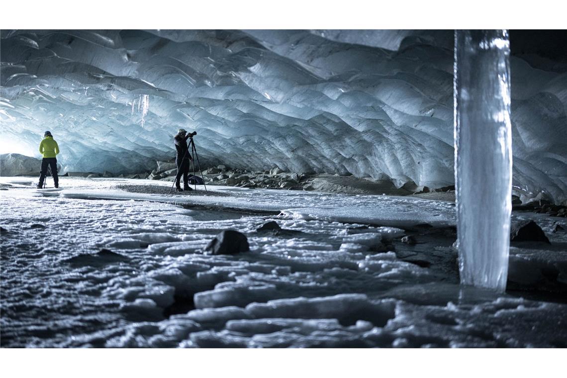 Das Eisvolumen der Schweizer Gletscher hat sich seit 1950 halbiert. (Archivbild)