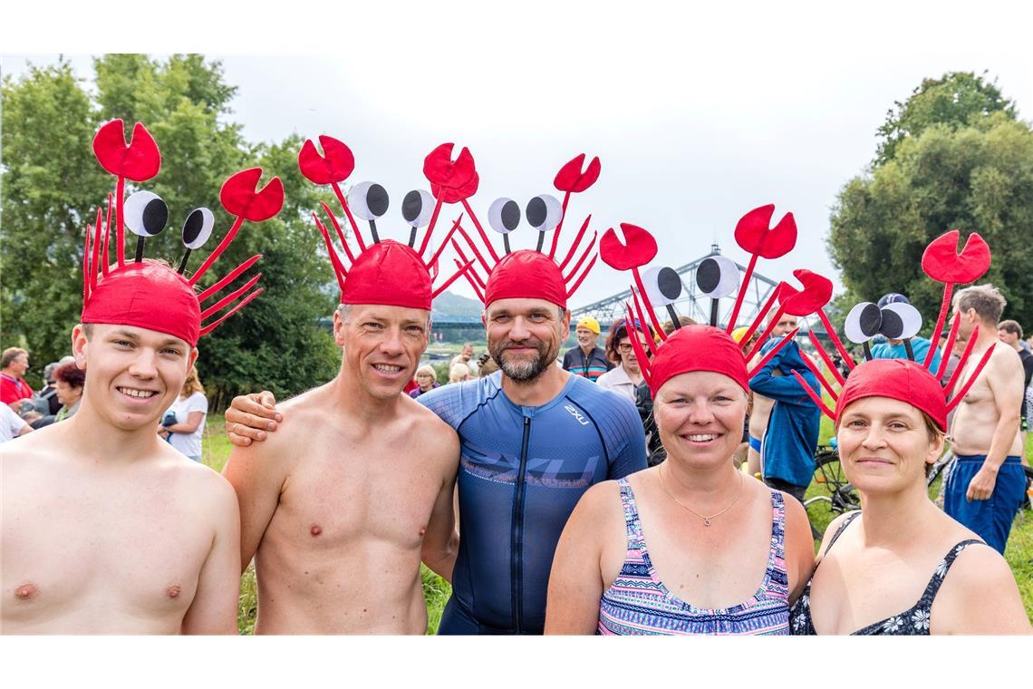 Hunderte Teilnehmer beim Elbeschwimmen in Dresden Das Elbeschwimmen wird immer beliebter.