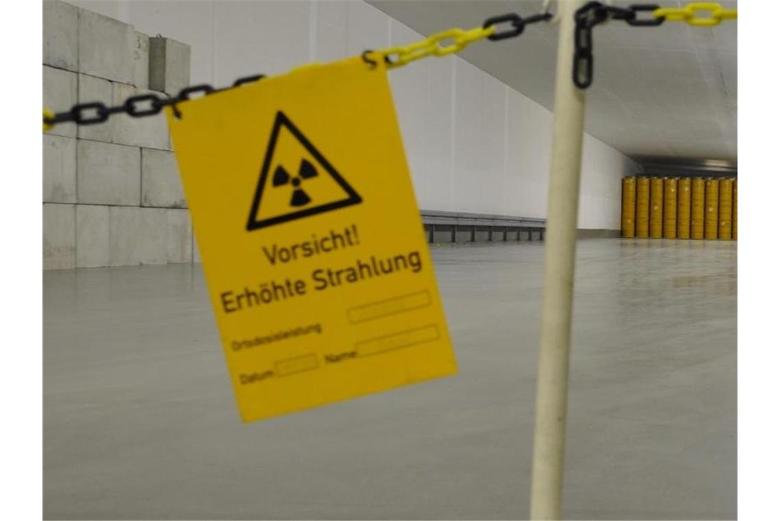 90 Gebiete geologisch geeignet als Atomendlager Das Endlager soll unterirdisch in Salz, Ton oder Kristallin, also vor allem Granit, entstehen. 2031 soll der Standort gefunden sein. Foto: Björn Vogt/dpa