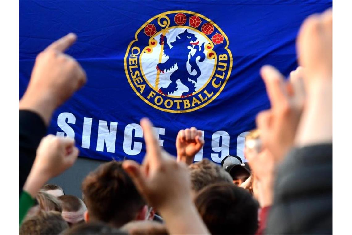 Das englische Sextett um den FC Chelsea zahlt Millionen für Fußball-Projekte. Foto: Ian West/PA Wire/dpa