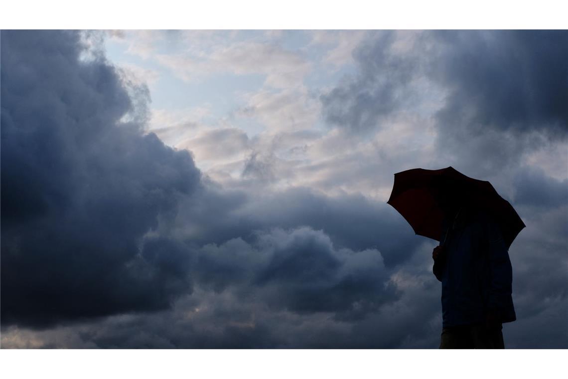 Regen und Gewitter – so wird das Wetter am ersten Ferienwochenende Das erste Ferienwochenende mutet in Baden-Württemberg nicht nach Sommer an (Symbolbild).