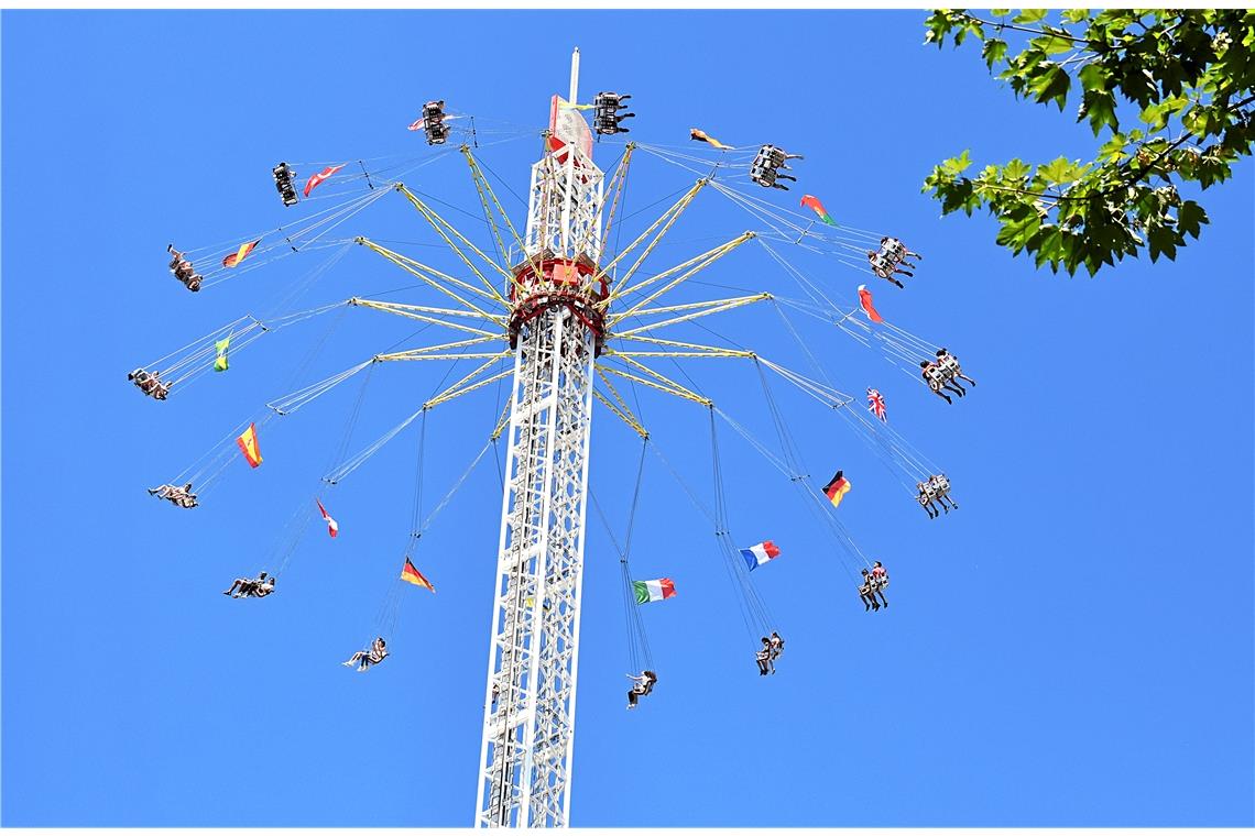 Das erste Mal ist „The Flyer“ auf dem Rummel des Backnanger Straßenfests dabei. Foto: Tobias Sellmaier