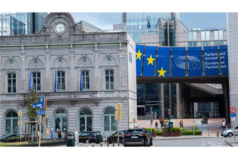 Das EU-Parlament hat die Umsetzung des Zollabkommens zwischen den USA und der EU erneut formell auf Eis gelegt.