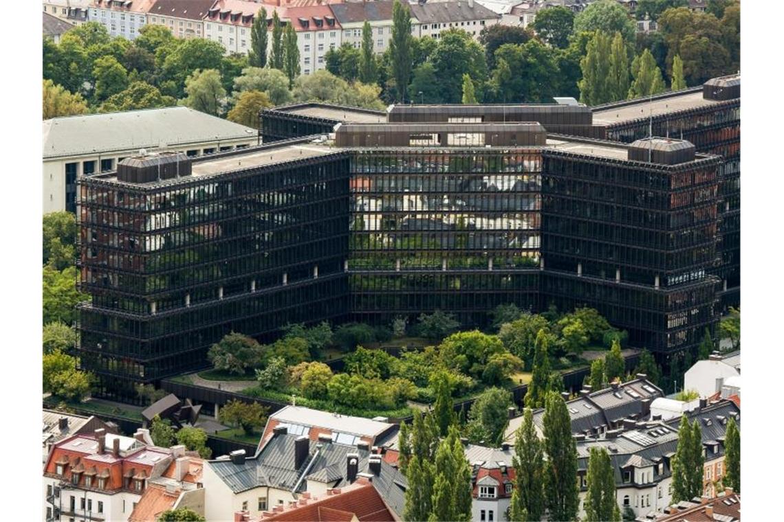 Deutsche Industrie macht Patente zu Geld und Jobs Das Europäische Patentamt (Luftaufnahme). Foto: Peter Kneffel/Archivbild