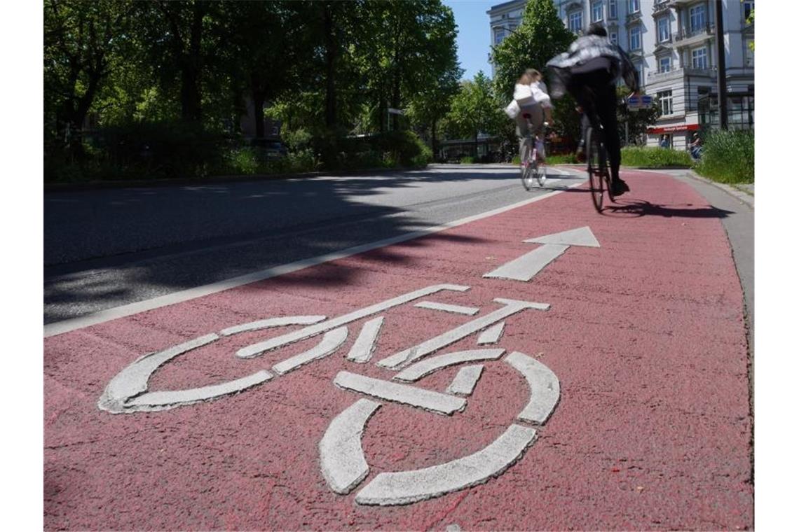 Das Fahrradfahren in Deutschland soll sicherer werden. Foto: Marcus Brandt/dpa