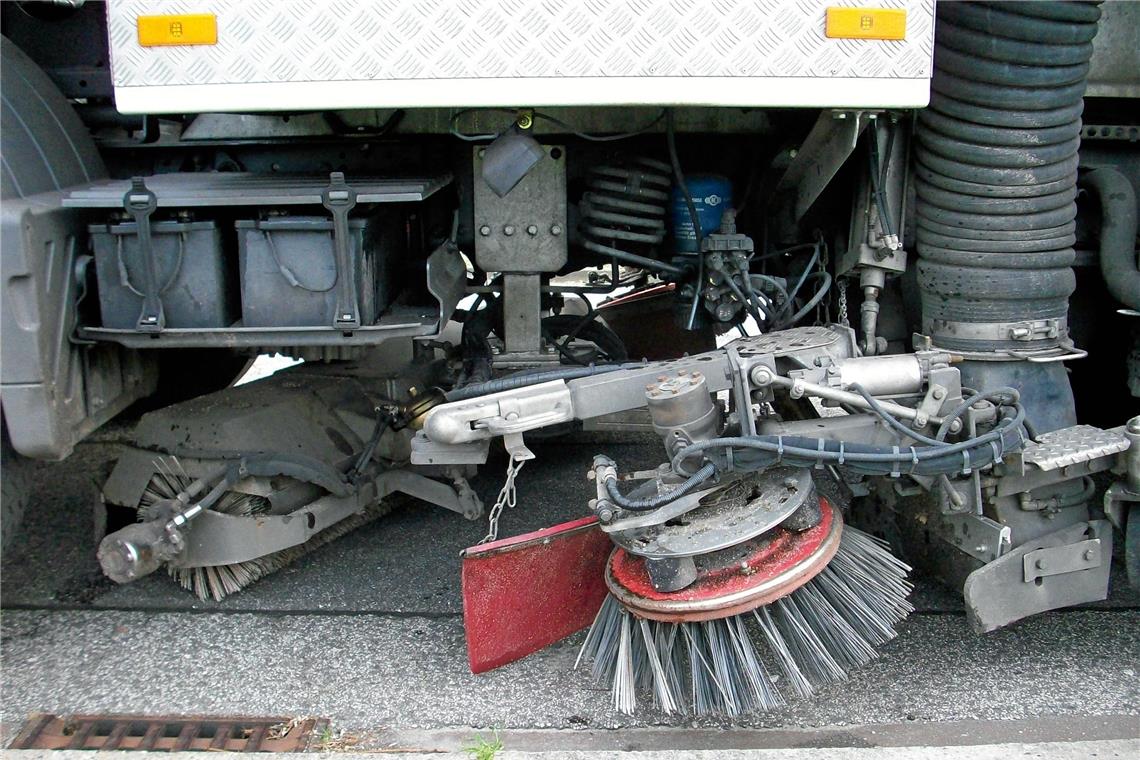 Kehrmaschine kippt in Auenwald um Das Fahrzeug kippte der Polizei zufolge alleinbeteiligt um. Symbolfoto: GeorgHH, CC BY-SA 3.0, via Wikimedia Commons