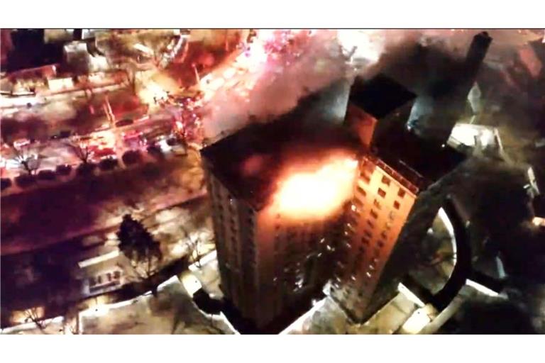 Das Feuer brach nach einer Gasexplosion aus.