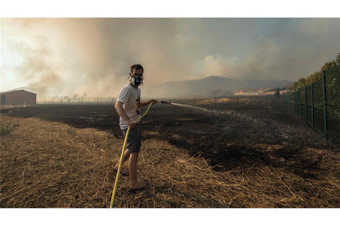 Das Feuer in Südfrankreich breitete sich rapide aus.