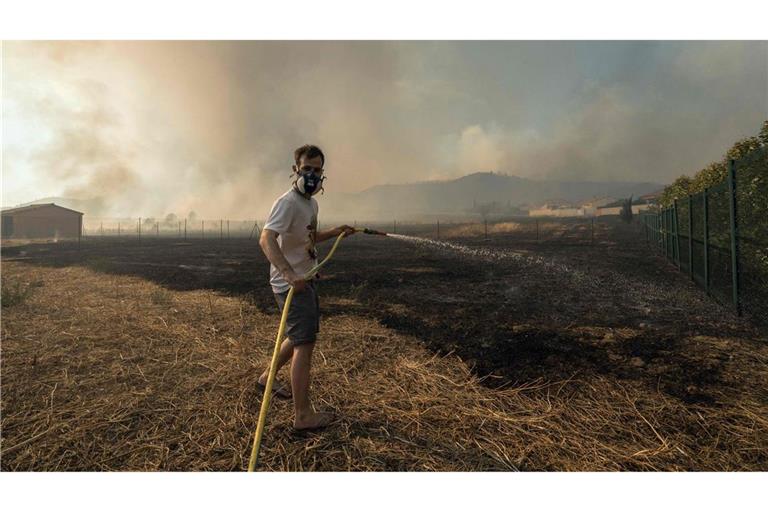 Das Feuer in Südfrankreich breitete sich rapide aus.