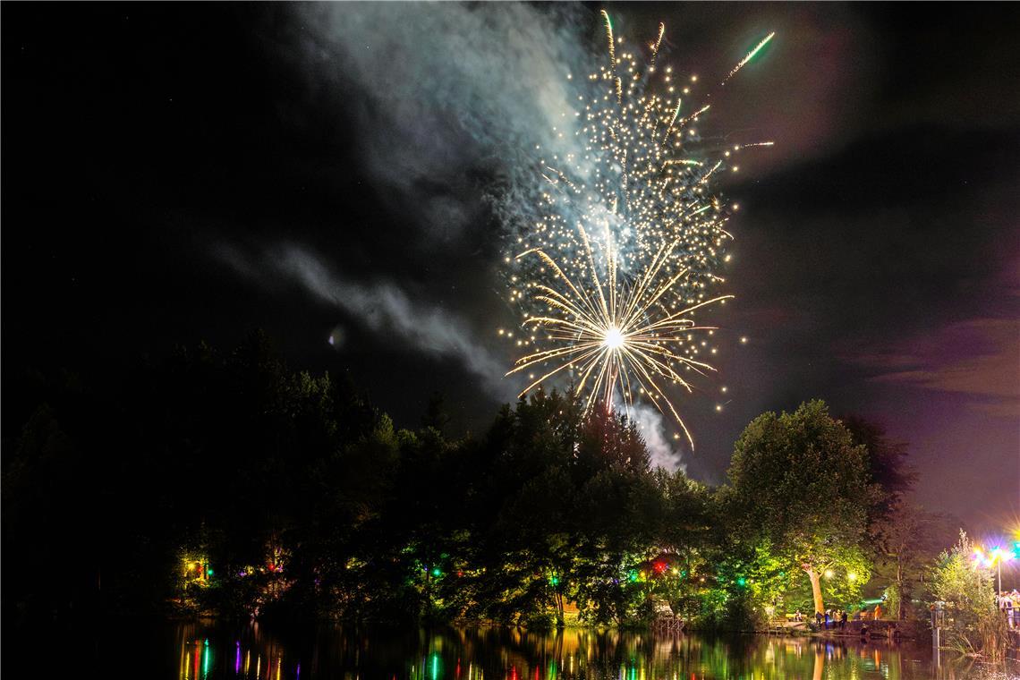 Das Feuerwerk beim Sommernachtsfest am Fornsbacher Waldsee ist umstritten.