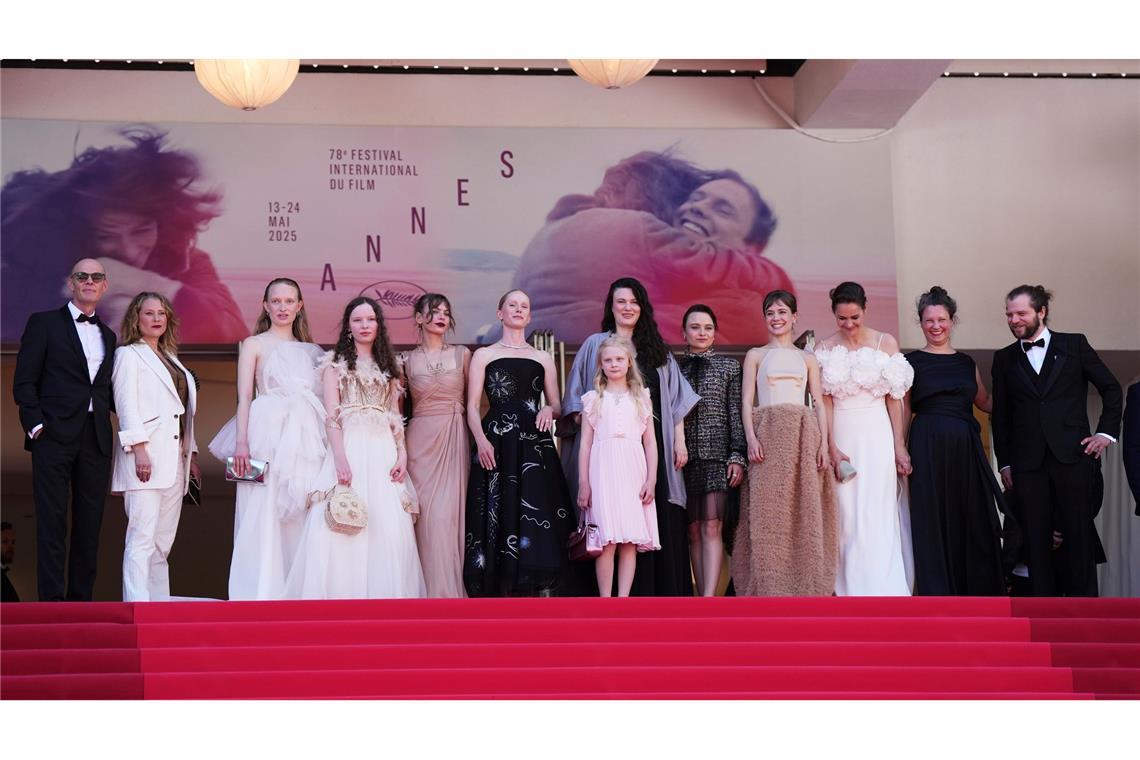 Goodbye Hollywood: Europa erzählt, wo Amerika schweigt Das Filmteam von "In die Sonne schauen" bei der Premiere.