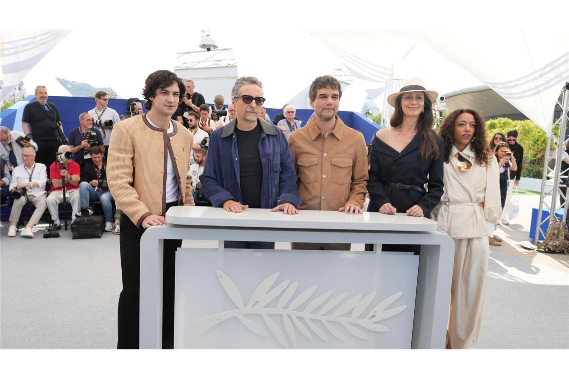 Das sind die Favoriten beim Filmfestival Cannes Das Filmteam von "The Secret Agent" in Cannes.