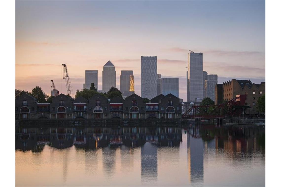 Das Finanz- und Geschäftsviertel Canary Wharf im Osten Londons. Foto: Victoria Jones/PA Wire/dpa