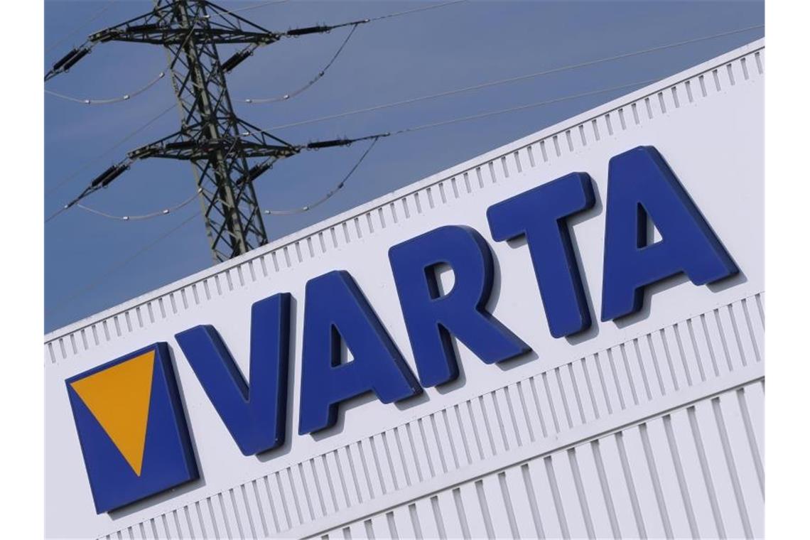 Varta verlängert Vertrag mit Konzernchef Schein Das Firmenlogo des Batterieherstellers „Varta“. Foto: Karl-Josef Hildenbrand/dpa/Archivbild