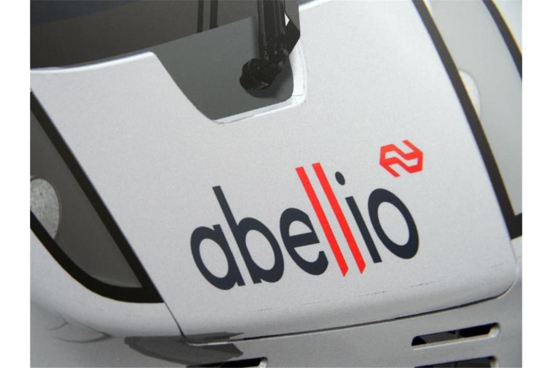 Abellio kann Bahnstrecken nun mit eigenen Zügen befahren Das Firmenlogo des Verkehrsunternehmens Abellio. Foto: Hendrik Schmidt/Archiv