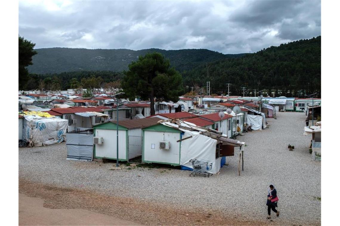 Zweites Flüchtlingslager nahe Athen unter Corona-Quarantäne Das Flüchtlingslager „Gerakini“ in Malakasa nahe Athen. Foto: Angelos Tzortzinis/dpa