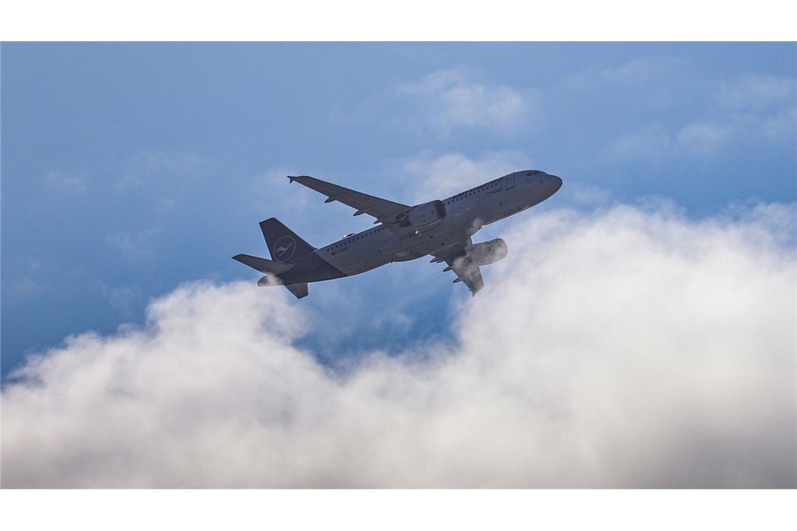 Bombendrohung: Lufthansa-Flugzeug kehrt nach Frankfurt zurück Das Flugzeug musste nach Frankfurt zurückkehren. (Symbolbild)