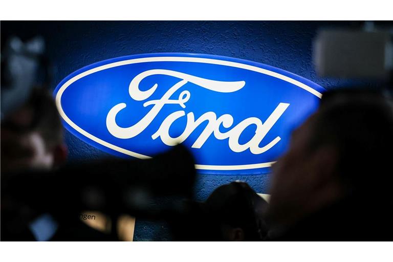 Das Ford-Logo im strahlenden Blau - wie geht es weiter mit dem Autobauer in Deutschland? (Archivbild)