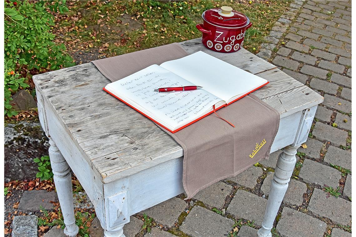 Das Gästebuch für einen Abschiedsgruß. 
