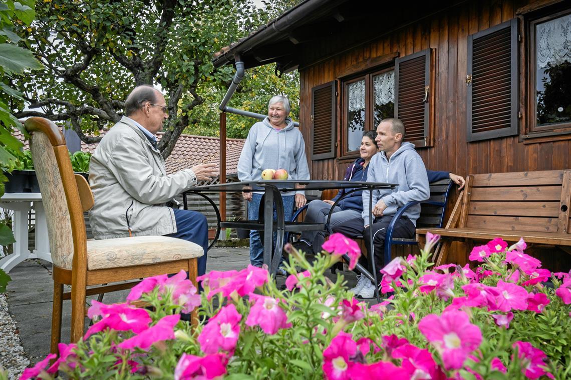 Ein Stück Heimat im Plattenwald Das Gartenhäuschen wurde von Eugen Sali eigenhändig renoviert und ist nun winterfest.