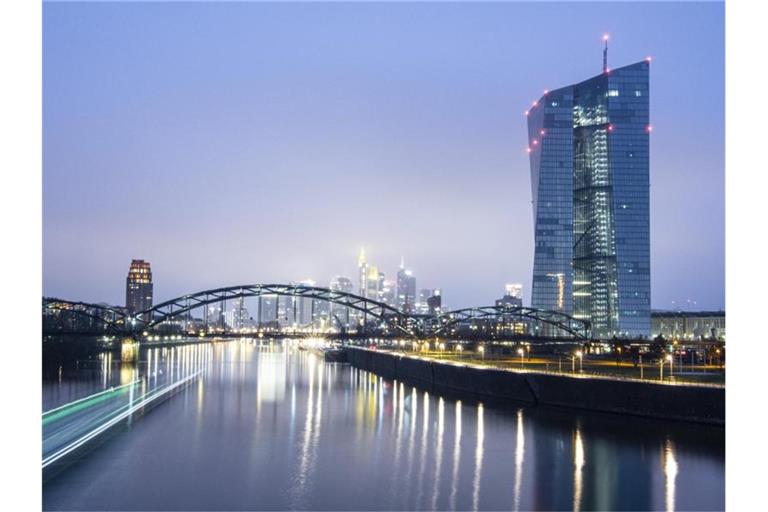 Das Gebäude der Europäischen Zentralbank in Frankfurt. Foto: Boris Roessler/dpa