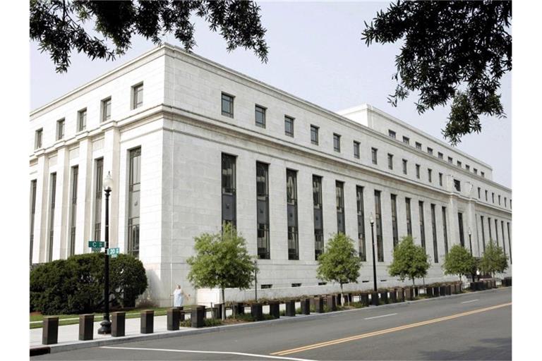 Das Gebäude der US-amerikanischen Notenbank Federal Reserve in Washington. Foto: Matthew Cavanaugh/EPA/dpa