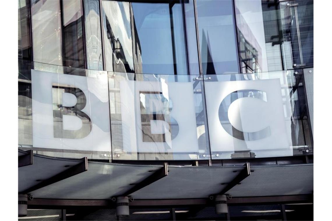 Das Gebäude des öffentlich-rechtlichen britischen Senders BBC in London. Foto: Ian West/PA/dpa