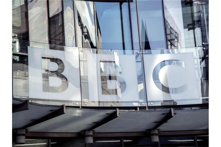 Das Gebäude des öffentlich-rechtlichen britischen Senders BBC in London. Foto: Ian West/PA Wire/dpa