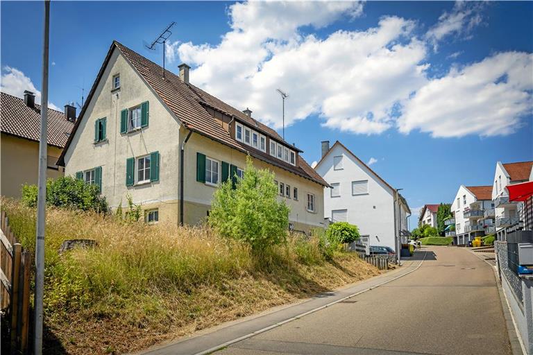 Das Gebäude in der Heininger Straße ist mittlerweile wegen Baumängeln geräumt und soll bald abgerissen werden. Foto: Alexander Becher