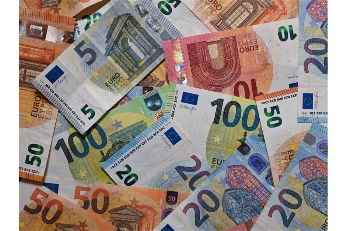DZ Bank: Geldvermögen hat 2021 weiteres Rekordhoch erreicht Das Geldvermögen wächst in Deutschland - in den letzten zwei Jahren sogar extrem. Foto: Patrick Pleul/dpa-Zentralbild/dpa