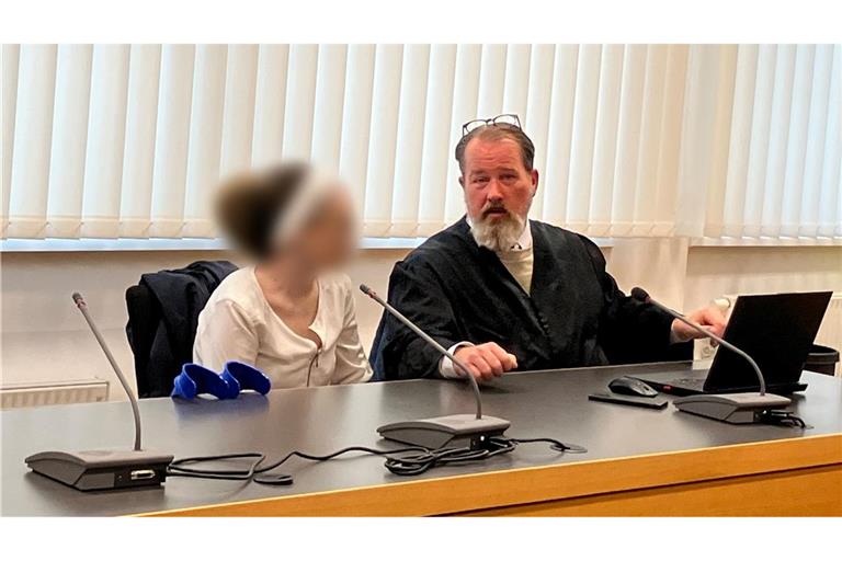 Das Gericht habe zudem die Unterbringung in der Psychiatrie angeordnet.