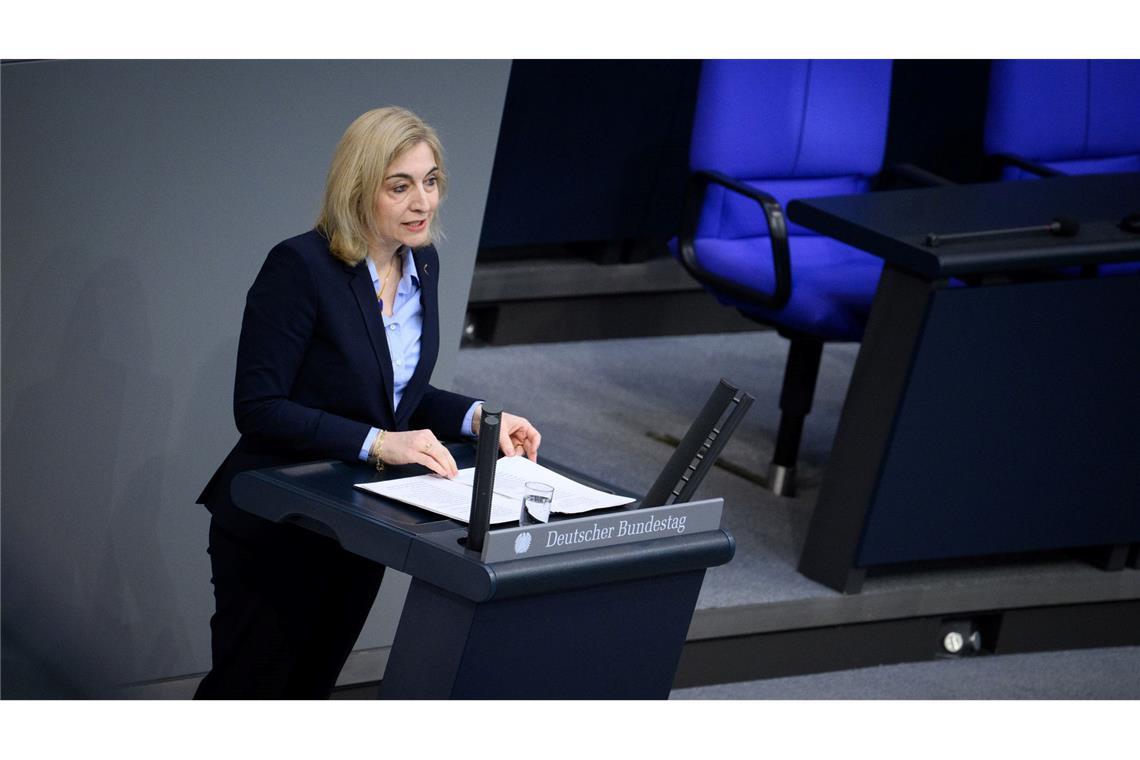 Das Gesetz von Gesundheitsministerin Nina Warken soll eine flexiblere Umsetzung vor Ort ermöglichen.