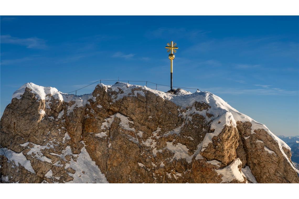 Das Gipfelkreuz auf der Zugspitze.
