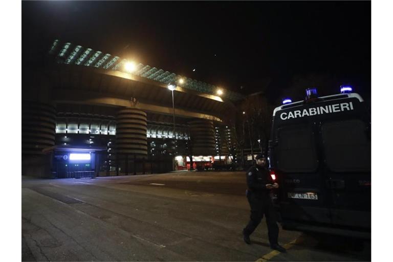 Das Giuseppe-Meazza-Stadion in Mailand wird vorerst auf Spiele von Inter verzichten müssen. Foto: Luca Bruno/AP/dpa