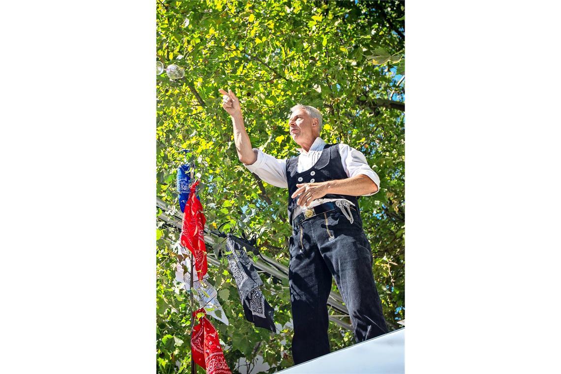 Weindorf öffnet am Donnerstag Das Glas fliegt: Tino Pietrobelli hat seinen Richtspruch beendet.