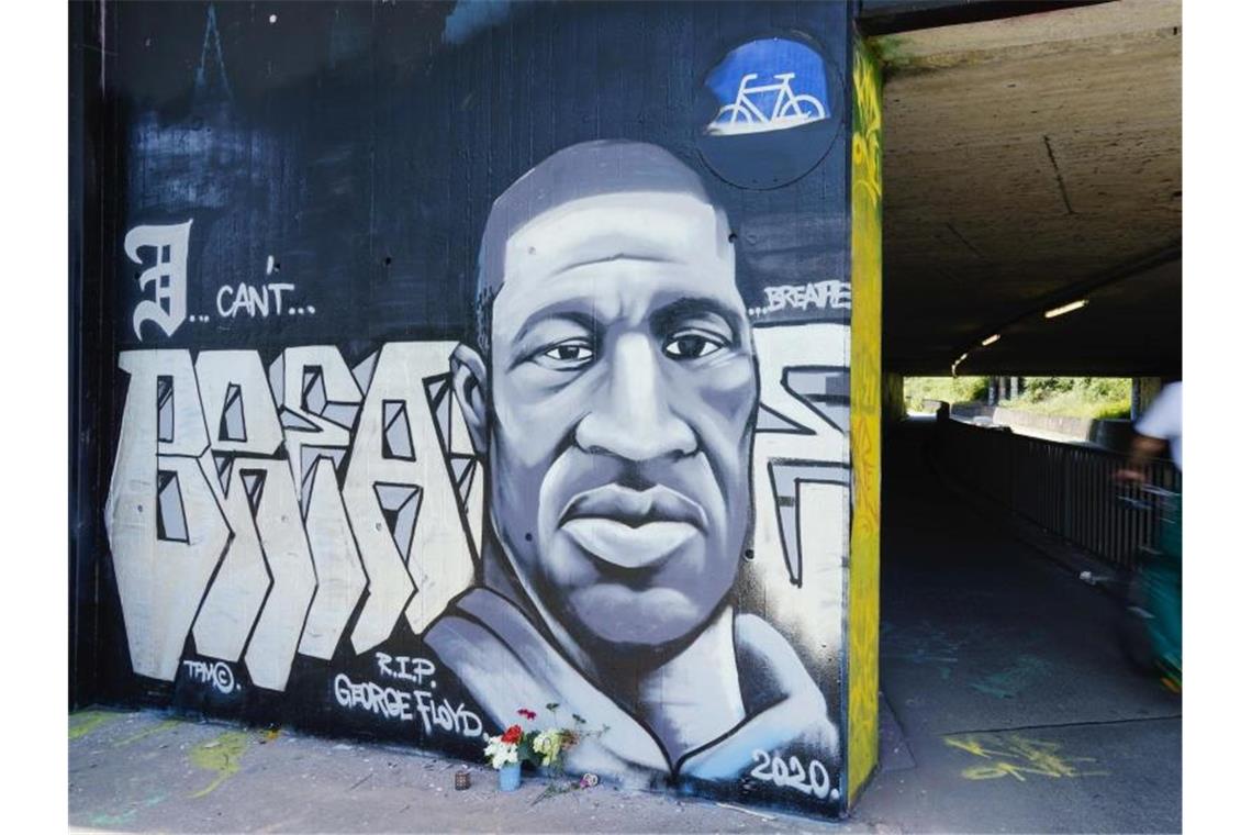 Mannheimer Künstler: Solidaritäts-Graffito für George Floyd Das Graffiti zeigt den getöteten George Floyd. Foto: Uwe Anspach/dpa/Archivbild