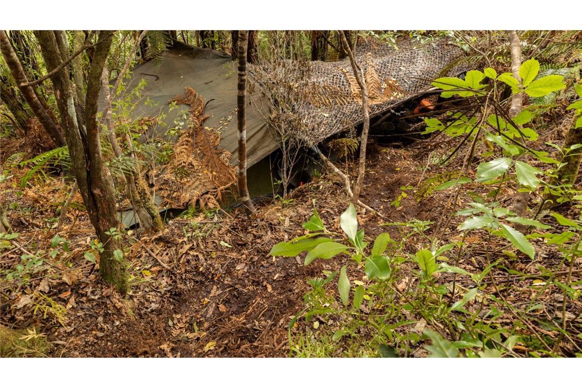 Neuseeland: Polizei sucht nach Helfern des Kindesentführers Das Hauptlager wurde in einem dichten Wald auf der Nordinsel entdeckt.