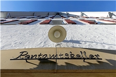 Das Haus in der Schlossstraße 11 ist ein stattliches Fachwerkgebäude, das nach der jüngsten Renovierung in neuem Glanz erstrahlt. Foto: Alexander Becher