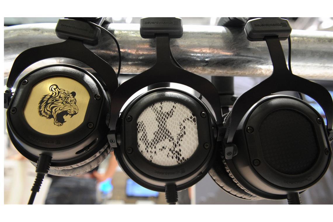 Chinesen kaufen Beyerdynamic Das Heilbronner Traditionsunternehmen Beyerdynamic fertigt noch 80 Prozent seiner Kopfhörer und Mikrofone in der Region.