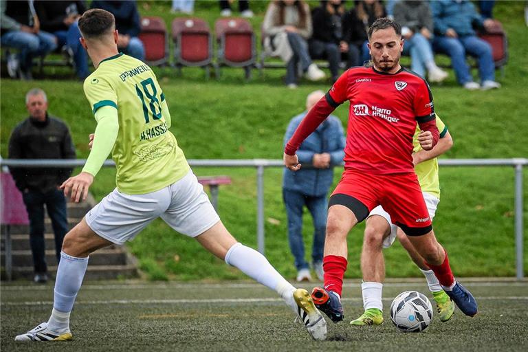 Das Hinspiel gewann Allmersbach um Yusuf Dik (am Ball) mit 2:1, heute kommt es in Oppenweiler zum Rückspiel. Archivfoto: Alexander Becher