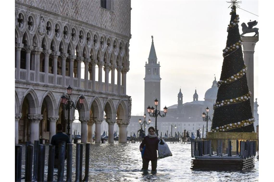 Hochwasserpegel in Venedig weiterhin hoch